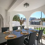 Villa Et Avec Piscine - Wehostyou