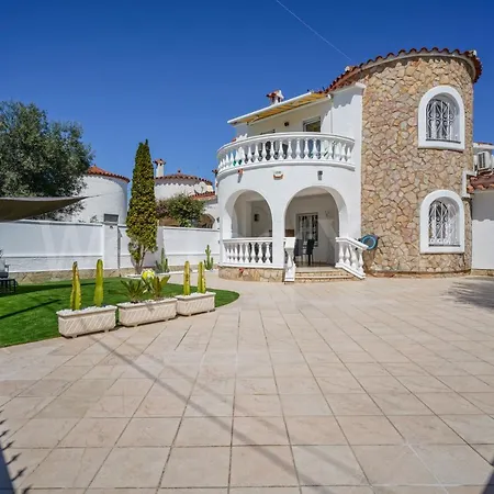 Villa Et Avec Piscine - Wehostyou Empuriabrava